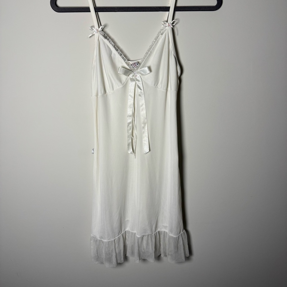 Romantic Feminine Elegant White Vintage Nightgown Size Medium Beautiful bridal